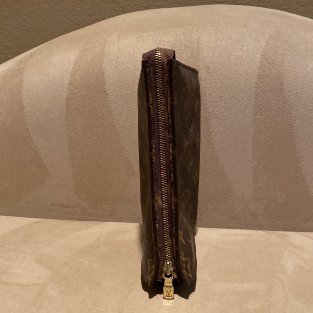 LV,  travel or make up case - Picture 3 of 10